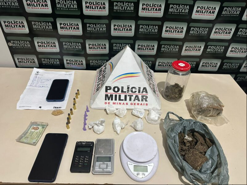 Polícia apreende drogas, munições e prende suspeito de tráfico em Bocaiuva
