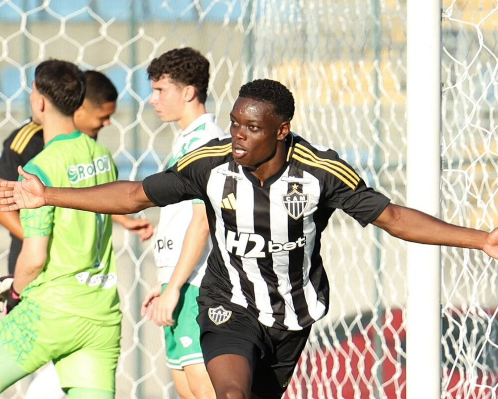 Atlético só empata no sub-20, mas segue invicto no Estadual 