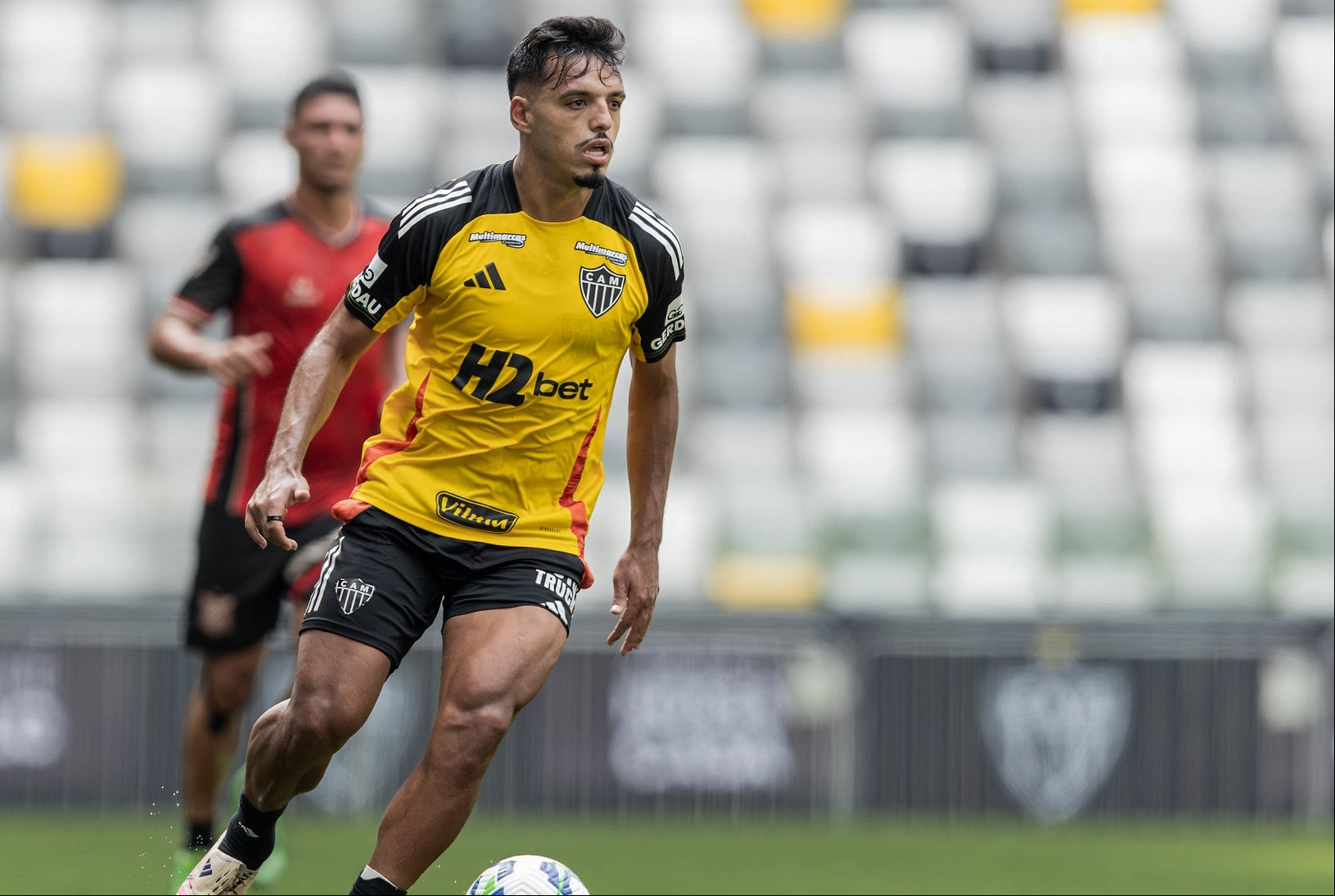 Gabriel Menino marcou dois gols na vitória por 5 a 0 do Atlético em jogo-treino contra o Paulista de Jundiaí 