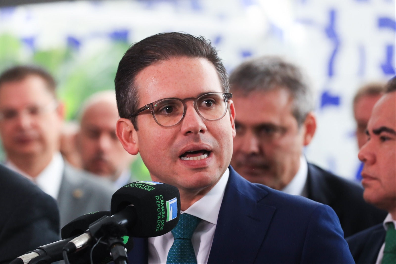 O presidente da Câmara, Hugo Motta, cobrou que o governo apresente uma alternativa ao aumento do IOF